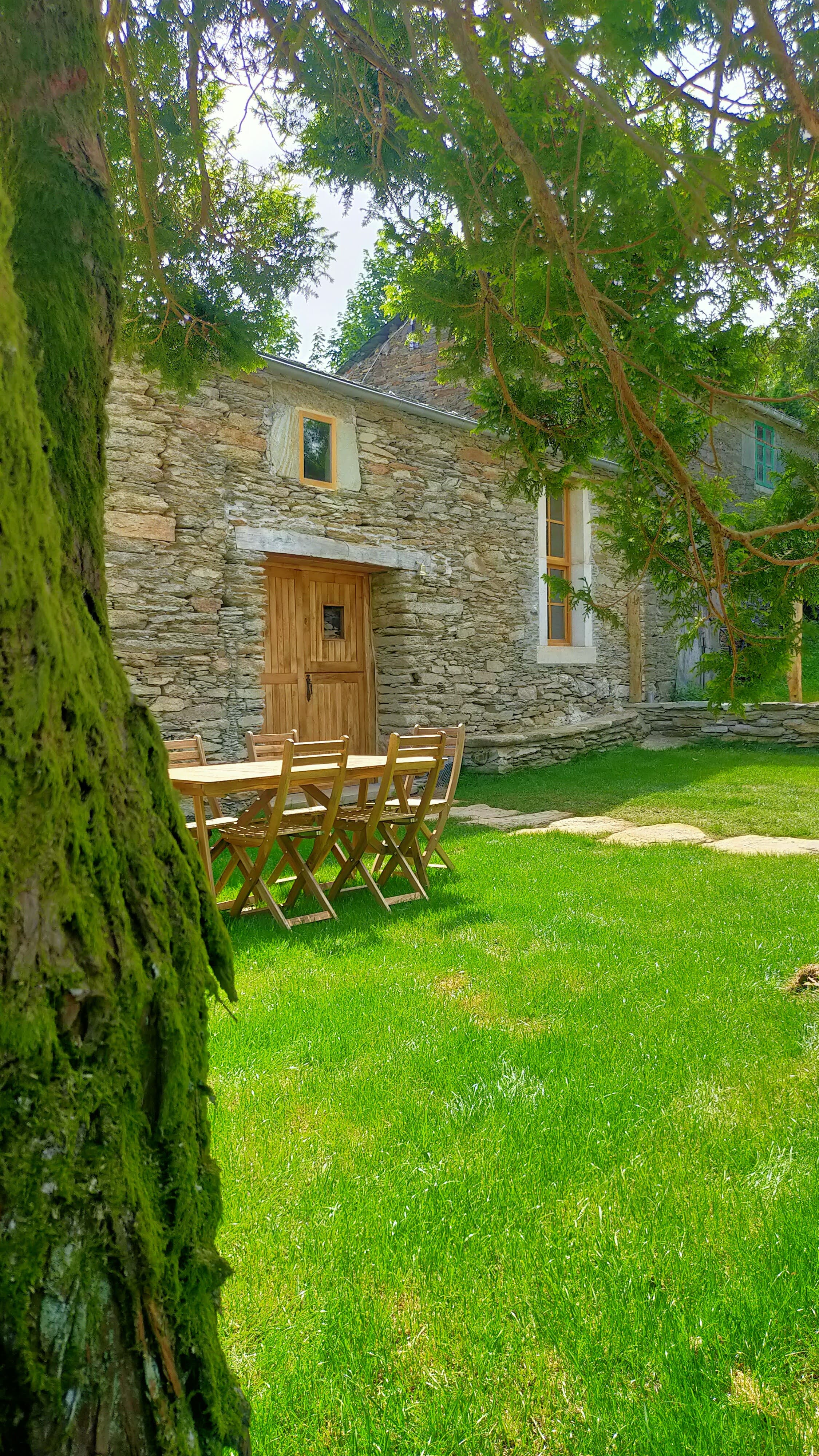 Jardín y habitaciones de Granja Labrada